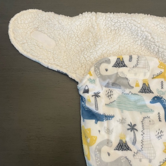 Modern Baby Newborn 0-3 Months Swaddle Wrap Dinosaur Pattern - Picture 4 of 8
